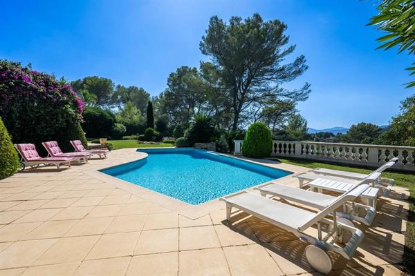 Vente Maison provençale de luxe Mougins 7 Pièces 245 m²