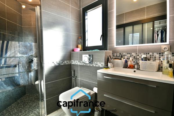 Maison à vendre 6 pièces - DPE A - plain pied - piscine - garage - jardin