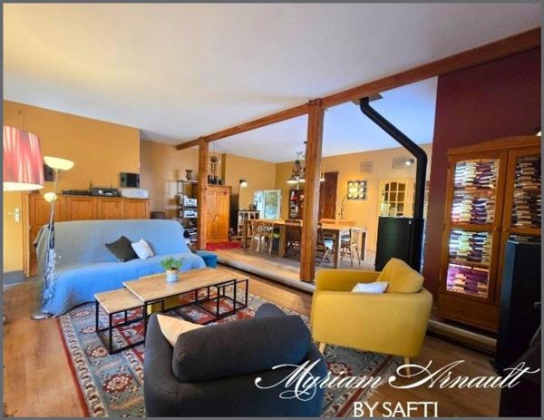 Maison en pierre 250 m² avec grange et dépendance