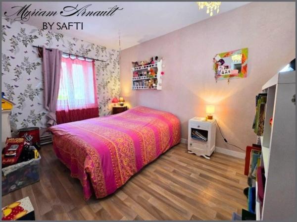 Maison en pierre 250 m² avec grange et dépendance