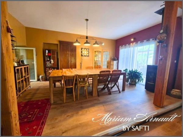 Maison en pierre 250 m² avec grange et dépendance