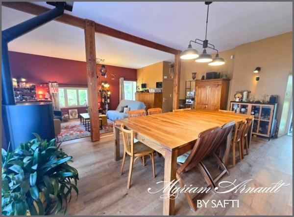 Maison en pierre 250 m² avec grange et dépendance