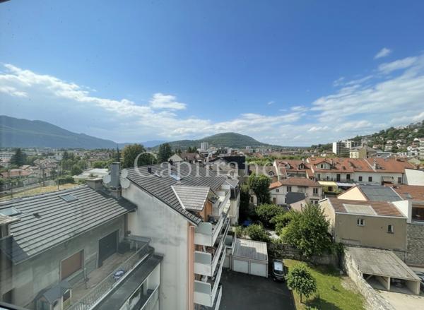 Appartement T2 de 69 m², dernier étage avec balcons, cave et garage locatif – Hypercentre Aix-les-Bains (73)