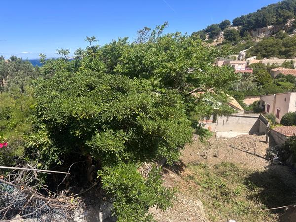 LES GOUDES 13008 – TERRAIN À BÂTIR AVEC VUE MER ET COLLINES