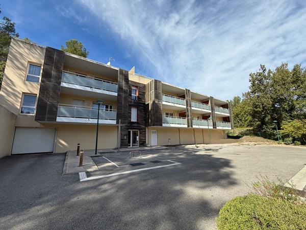 A VENDRE 13790 ROUSSET APPARTEMENT  T2 DE 40M²  GARAGE 