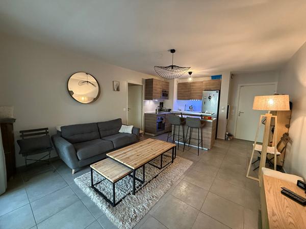 A VENDRE 13790 ROUSSET APPARTEMENT  T2 DE 40M²  GARAGE 