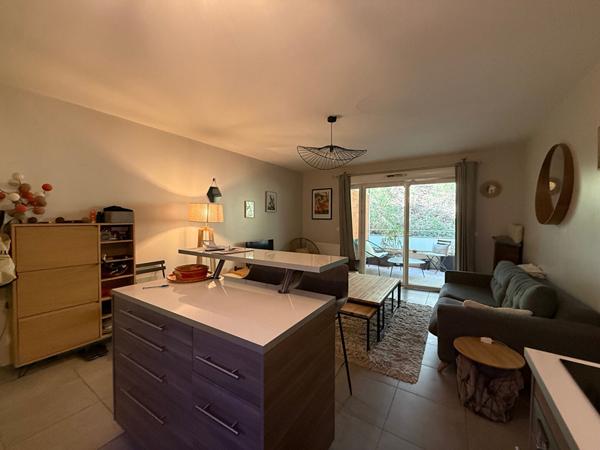 A VENDRE 13790 ROUSSET APPARTEMENT  T2 DE 40M²  GARAGE 