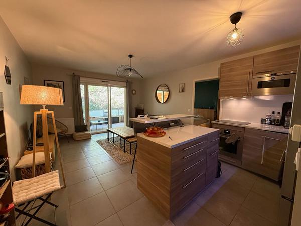 A VENDRE 13790 ROUSSET APPARTEMENT  T2 DE 40M²  GARAGE 