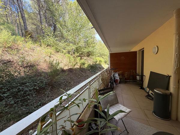 A VENDRE 13790 ROUSSET APPARTEMENT  T2 DE 40M²  GARAGE 