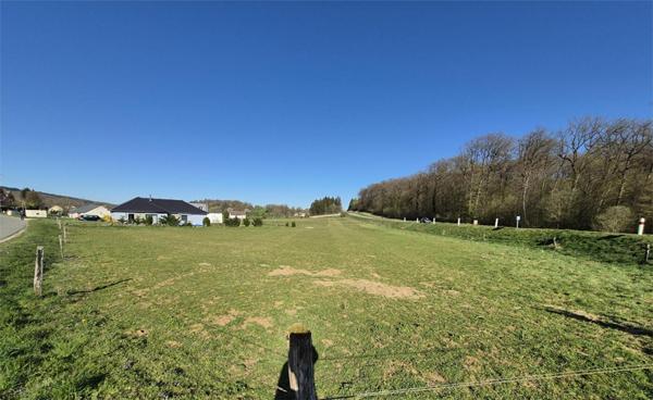 Terrain à bâtir de 3460 m2 ou  1000 m2 à 35000 euros
