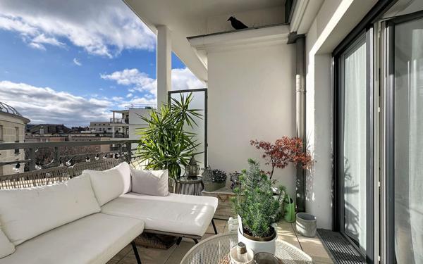 Appartement à vendre    3 pièces • 65 m2 Suresnes