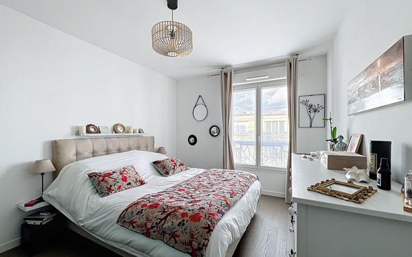 Appartement à vendre    3 pièces • 65 m2 Suresnes