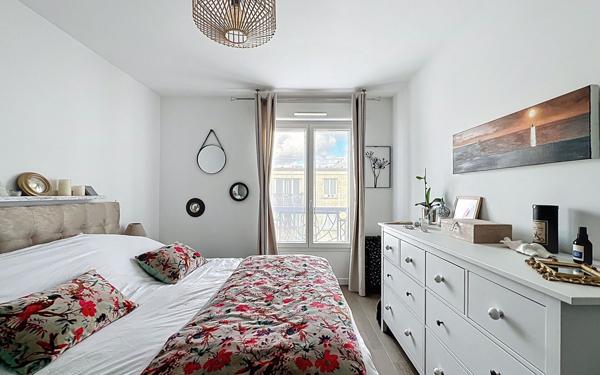 Appartement à vendre    3 pièces • 65 m2 Suresnes