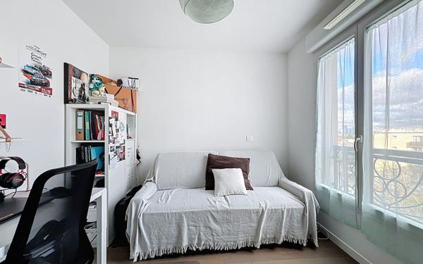 Appartement à vendre    3 pièces • 65 m2 Suresnes