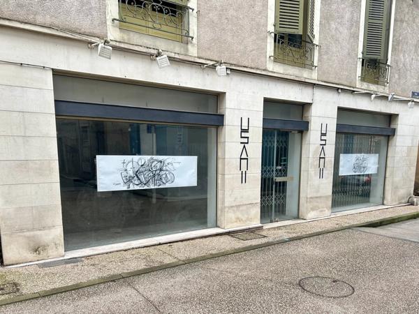 Vente                                                      Local commercial
                        
                                                            à Nevers
