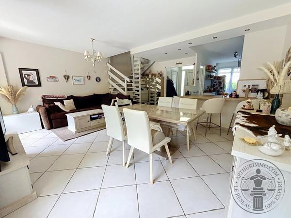 Vente                                                      Maison
                        
                     6 pièces                      115 m2                     à Dourdan