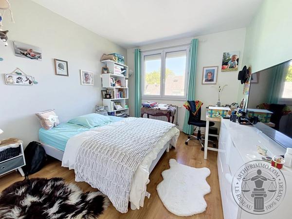 Vente                                                      Maison
                        
                     6 pièces                      115 m2                     à Dourdan
