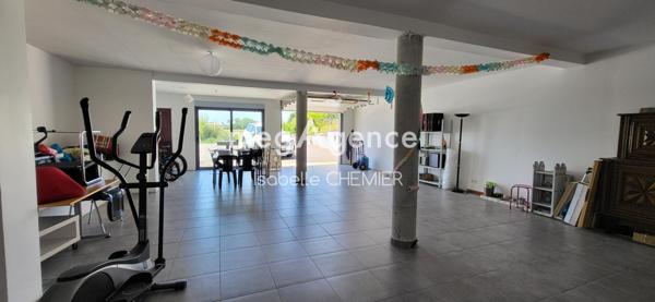 Maison à CREYSSE, 24100 - 8 pièces 185m²