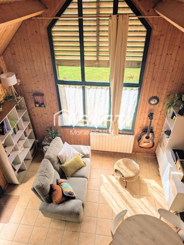 EN EXCLUSIVITÉ – Maison en bois avec jardin dans le bourg de Vaulandry