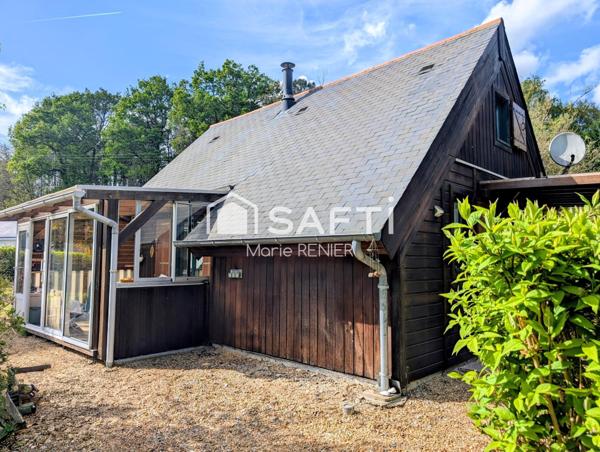 EN EXCLUSIVITÉ – Maison en bois avec jardin dans le bourg de Vaulandry