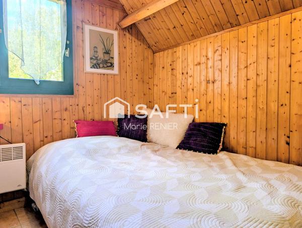 EN EXCLUSIVITÉ – Maison en bois avec jardin dans le bourg de Vaulandry