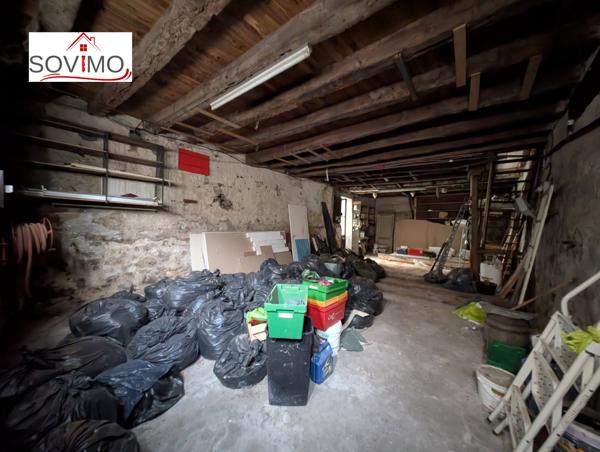 INVESTISSEMENT LOCATIF - 3 IMMEUBLES AVEC PATIO INTERIEUR - A RENOVER