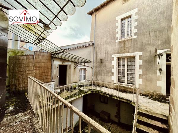 INVESTISSEMENT LOCATIF - 3 IMMEUBLES AVEC PATIO INTERIEUR - A RENOVER