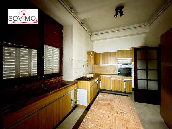 INVESTISSEMENT LOCATIF - 3 IMMEUBLES AVEC PATIO INTERIEUR - A RENOVER