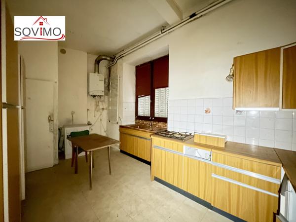 INVESTISSEMENT LOCATIF - 3 IMMEUBLES AVEC PATIO INTERIEUR - A RENOVER