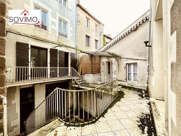 INVESTISSEMENT LOCATIF - 3 IMMEUBLES AVEC PATIO INTERIEUR - A RENOVER