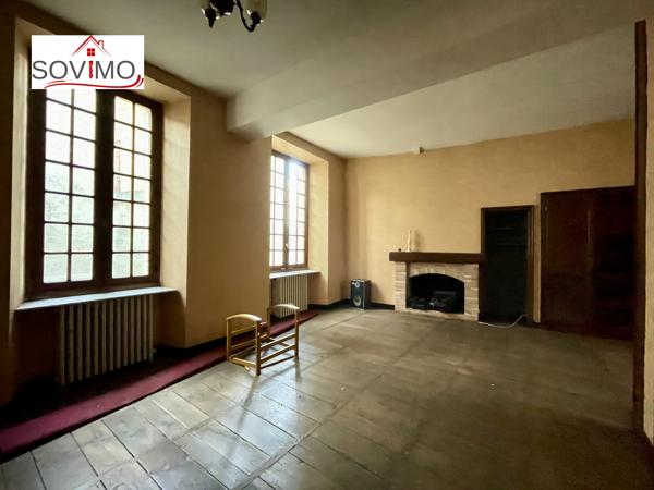 INVESTISSEMENT LOCATIF - 3 IMMEUBLES AVEC PATIO INTERIEUR - A RENOVER