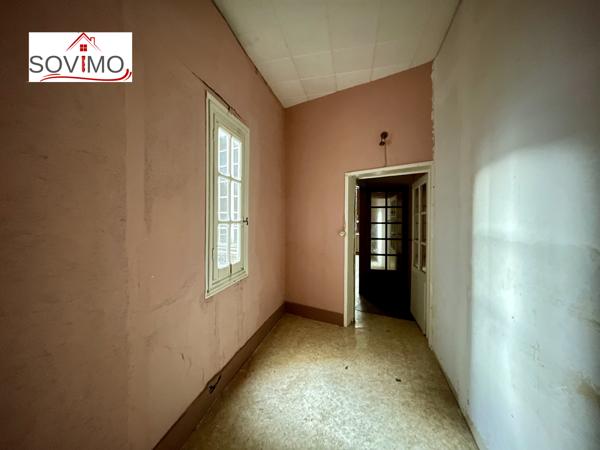 INVESTISSEMENT LOCATIF - 3 IMMEUBLES AVEC PATIO INTERIEUR - A RENOVER