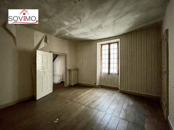 INVESTISSEMENT LOCATIF - 3 IMMEUBLES AVEC PATIO INTERIEUR - A RENOVER