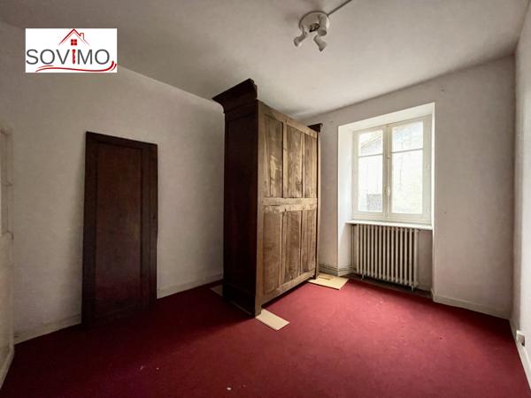 INVESTISSEMENT LOCATIF - 3 IMMEUBLES AVEC PATIO INTERIEUR - A RENOVER