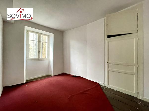 INVESTISSEMENT LOCATIF - 3 IMMEUBLES AVEC PATIO INTERIEUR - A RENOVER