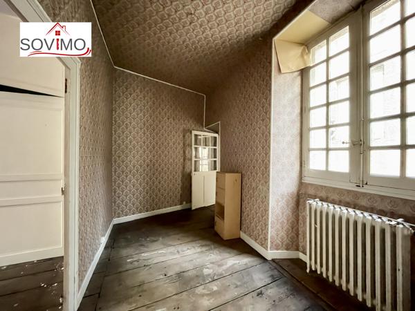 INVESTISSEMENT LOCATIF - 3 IMMEUBLES AVEC PATIO INTERIEUR - A RENOVER