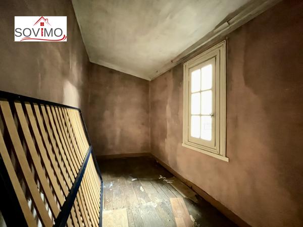 INVESTISSEMENT LOCATIF - 3 IMMEUBLES AVEC PATIO INTERIEUR - A RENOVER