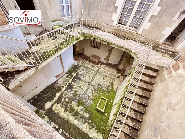 INVESTISSEMENT LOCATIF - 3 IMMEUBLES AVEC PATIO INTERIEUR - A RENOVER