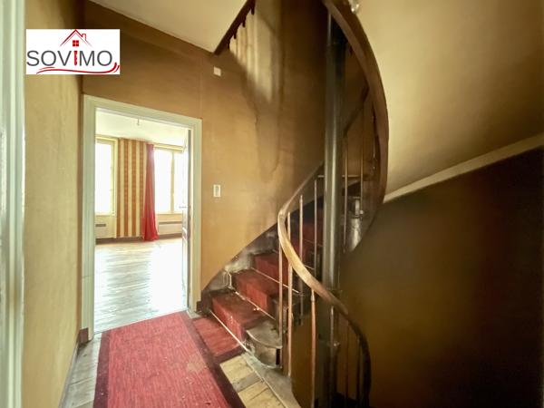 INVESTISSEMENT LOCATIF - 3 IMMEUBLES AVEC PATIO INTERIEUR - A RENOVER