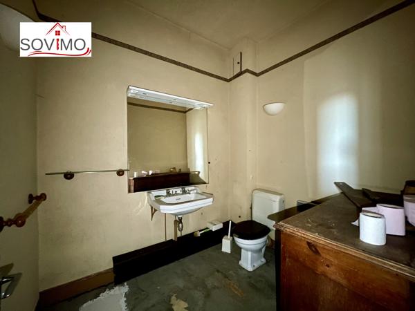 INVESTISSEMENT LOCATIF - 3 IMMEUBLES AVEC PATIO INTERIEUR - A RENOVER