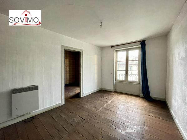INVESTISSEMENT LOCATIF - 3 IMMEUBLES AVEC PATIO INTERIEUR - A RENOVER