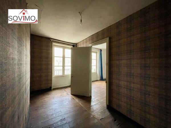 INVESTISSEMENT LOCATIF - 3 IMMEUBLES AVEC PATIO INTERIEUR - A RENOVER