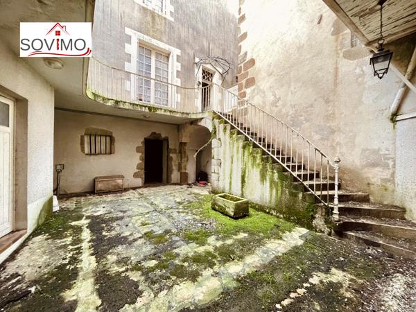 INVESTISSEMENT LOCATIF - 3 IMMEUBLES AVEC PATIO INTERIEUR - A RENOVER