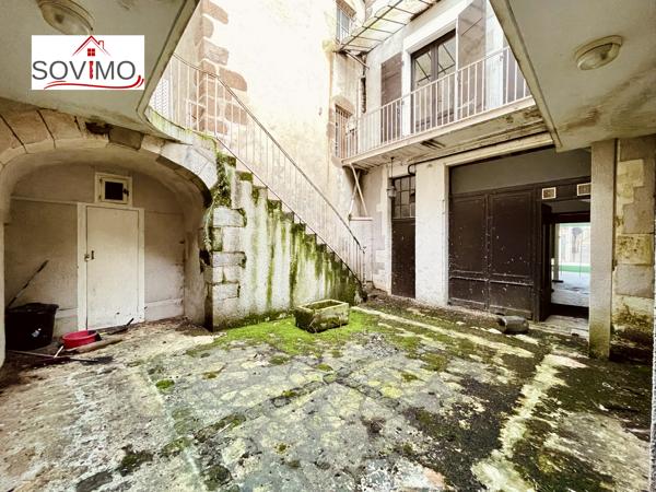 INVESTISSEMENT LOCATIF - 3 IMMEUBLES AVEC PATIO INTERIEUR - A RENOVER