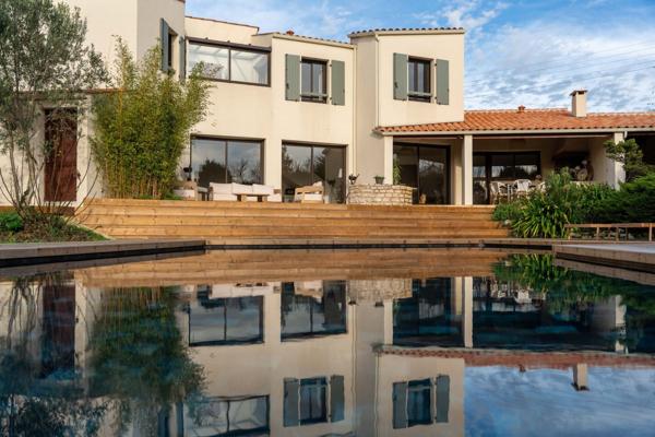 Maison d'Architecte avec espace extérieur Unique