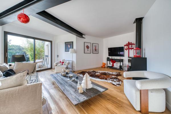 Maison d'Architecte avec espace extérieur Unique