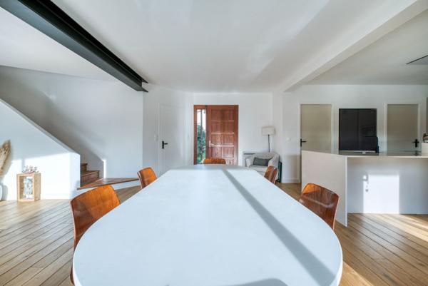 Maison d'Architecte avec espace extérieur Unique