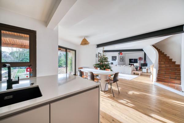 Maison d'Architecte avec espace extérieur Unique