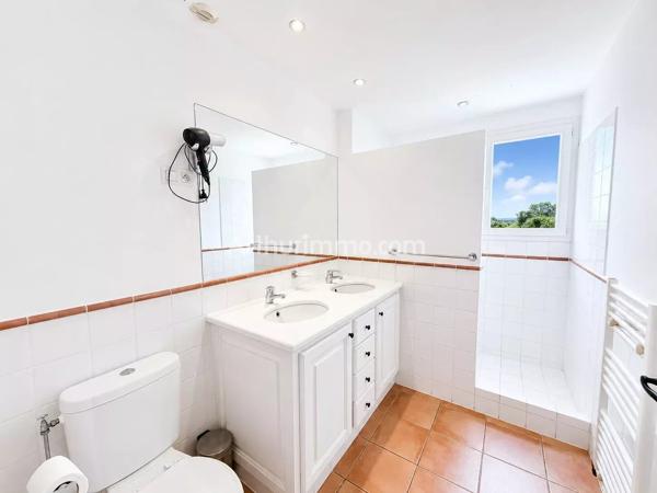 Vente                                                      Villa
                        
                     3 pièces                      74 m2                     à Roquebrune-sur-Argens
