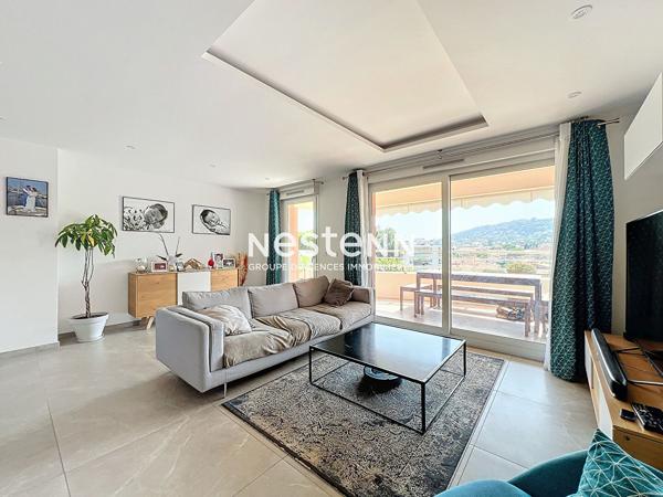 Golfe Juan - 4P - 95m2 - Secteur COURCETTES - Terrasse - Garage - Piscine - Dernier étage - Refait à neuf - Sud